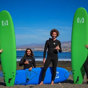 https://single-fin-hostel.adeje-hotels.com